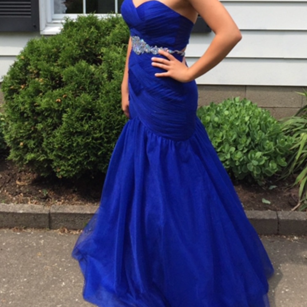 GORGOUS mermaid prom/formal gown